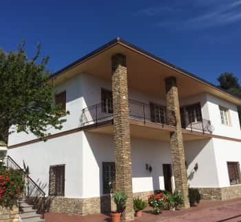 Villa à Bordighera avec cour et piscine