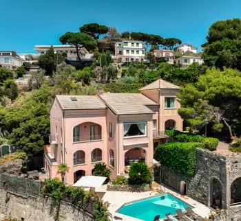 Villa en première ligne en Ligurie