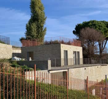 New villa with sea views in Bordighera