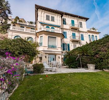 Apartment in an elite villa in Sanremo