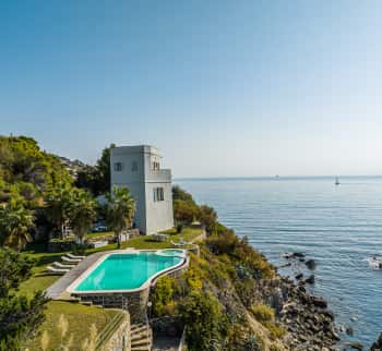 Villa with private beach Liguria