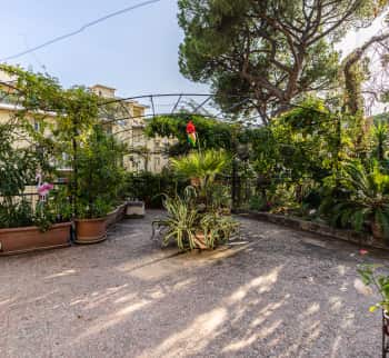 Apartment in Sanremo 140 m2 with a pond