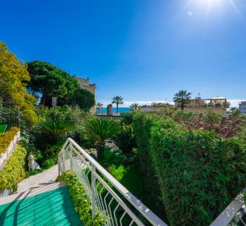 Villa im Zentrum von Sanremo in Meeresnähe