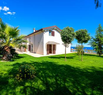 Ny villa til salgs i Sanremo