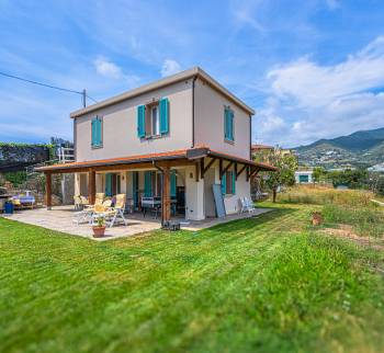 Nieuwe villa in Sanremo met uitzicht op zee