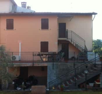 Продаётся дом с садом город Beverino, Италия