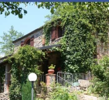 Продаю здание с садом город Pornassio, Лигурия, Италия
