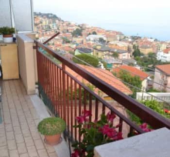Купить квартиру вблизи моря в Италии, в Варацце