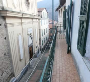В г.Молини-ди-Триора, Лигурия продам жильё по цене 75000 euro