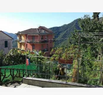 В городе Ушо, Лигурия, Италия продаётся недвижимость по цене 135000 euro