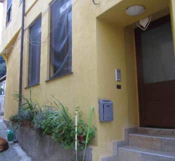 Продам апартаменты в Вецци-Портио, Лигурия