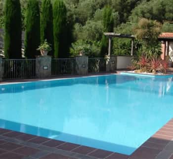 Купить недвижимость в Италии, вилла с бассейном в Империя