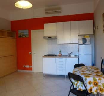 Продам недорого квартиру на море в Сан Бартоломео аль Маре, Лигурия, Италия
