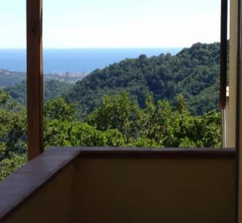 В Сан-Коломбано-Чертеноли, Лигурия продаётся дом с садом. Цена €589000