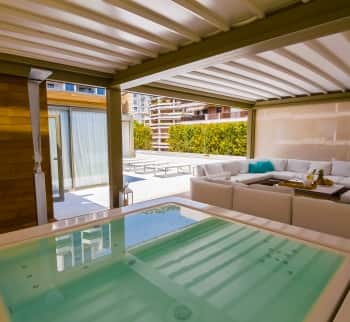 Апартаменты в резиденции с бассейном, Монте-Карло