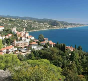 Продаются апартаменты с видом на море в Лигурии, Италия
