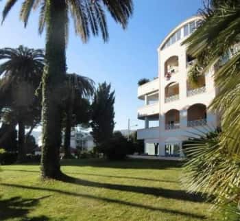 Продажа новой квартиры в Санремо на море в Лигурии