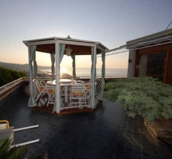 Купить апартаменты с видом на море в Сан-Ремо