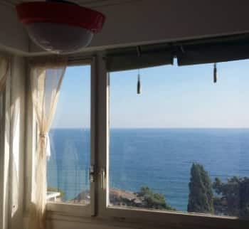 Апартаменты с видом на море в Санремо