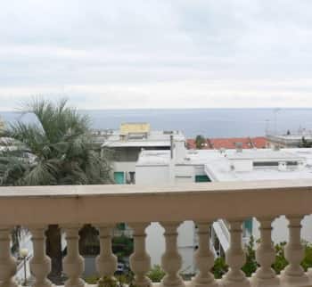 Квартира с великолепным видом на море в Сан-Ремо