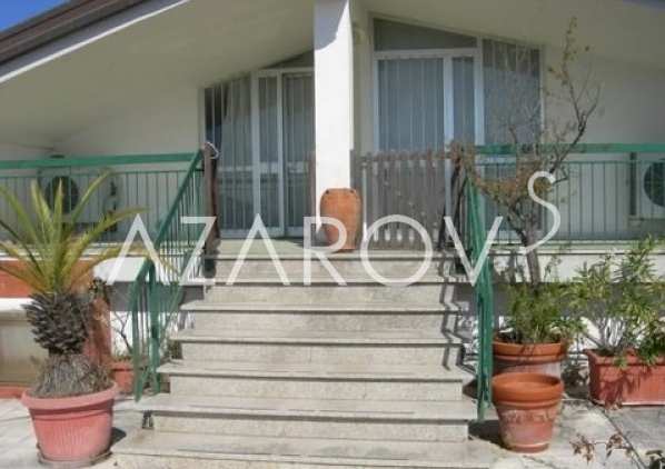 Покупка апартаментов  вблизи моря в г.Амелья, Лигурия по цене 528000 euro
