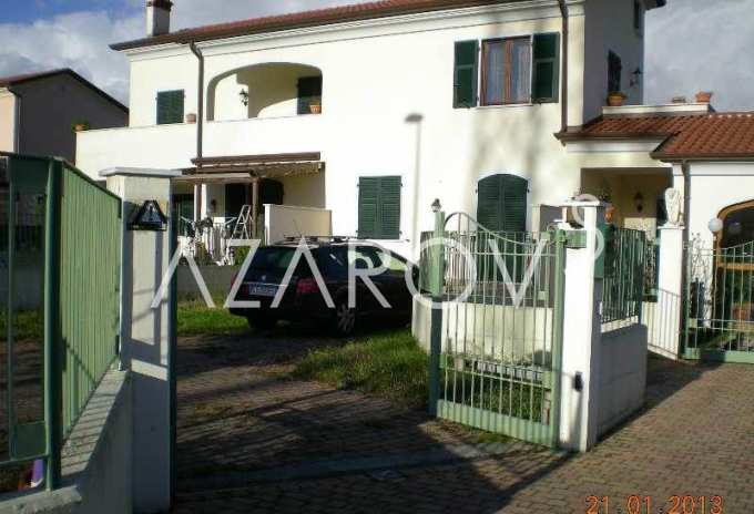 В городе Сарцана, Италия  купить часть  дома по цене 297000 euro