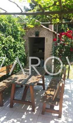 В г.Carro, Лигурия, Италия продаю виллу с садом по цене 539000 euro