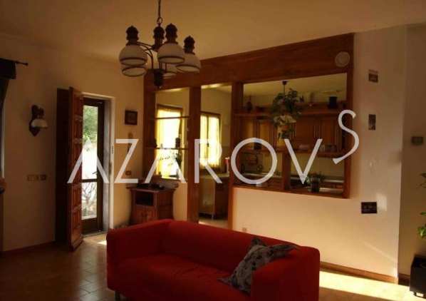 В городе Кастильоне-Кьяварезе, Лигурия, Италия продажа жилья с садом по цене 770000 euro