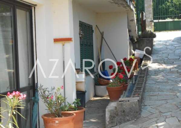 Продажа жилья с садом в городе Савиньоне, Италия