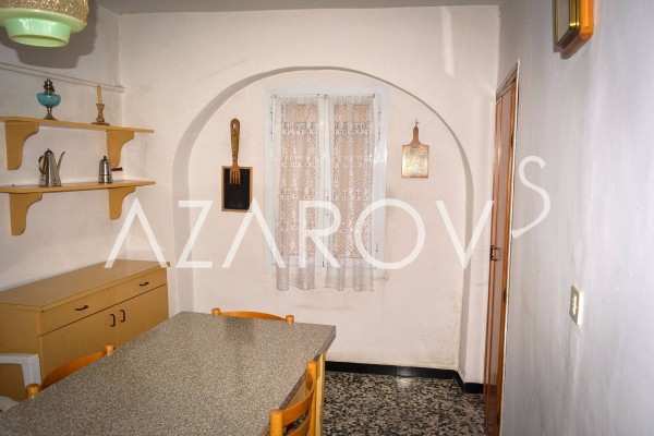 Продажа недорогого дома в городе Кьюзанико, Лигурия