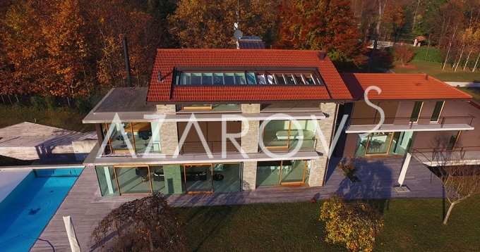 Neue Villa in Laveno Mombello, Lombardei
