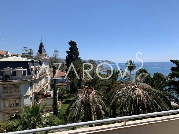 Appartement en bord de mer en première ligne à Sanremo
