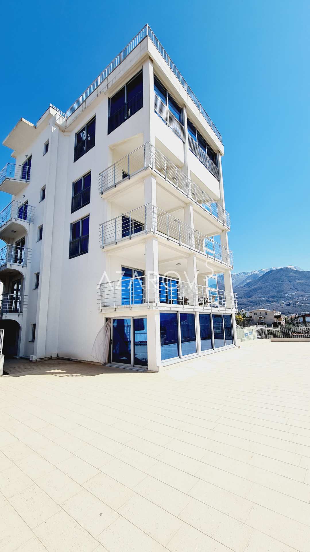 Nieuw penthouse in Montenegro, de stad Bar met uitzicht op zee