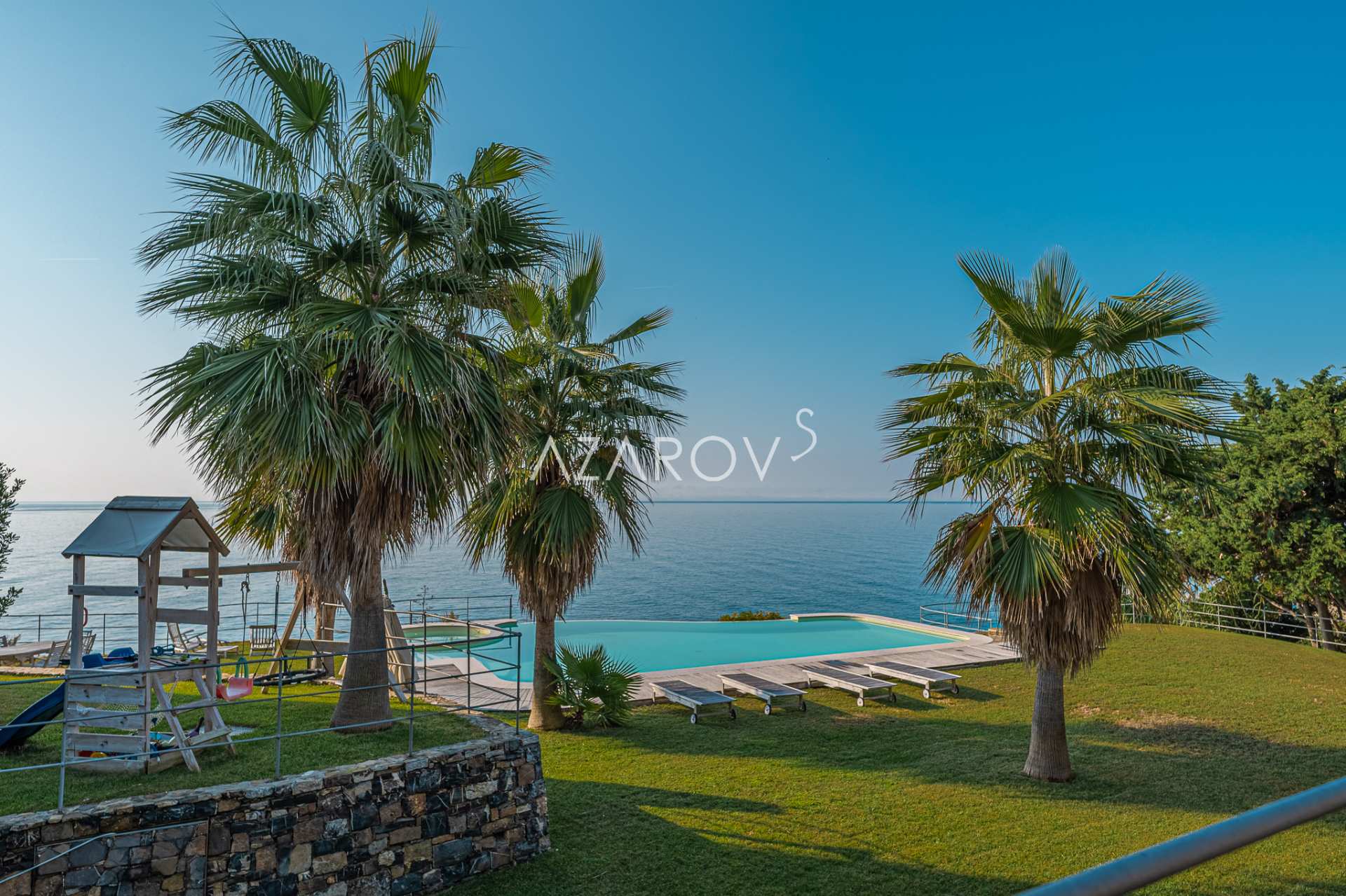 Sale villa with private beach Sanremo, Buy villa on the first line of ...