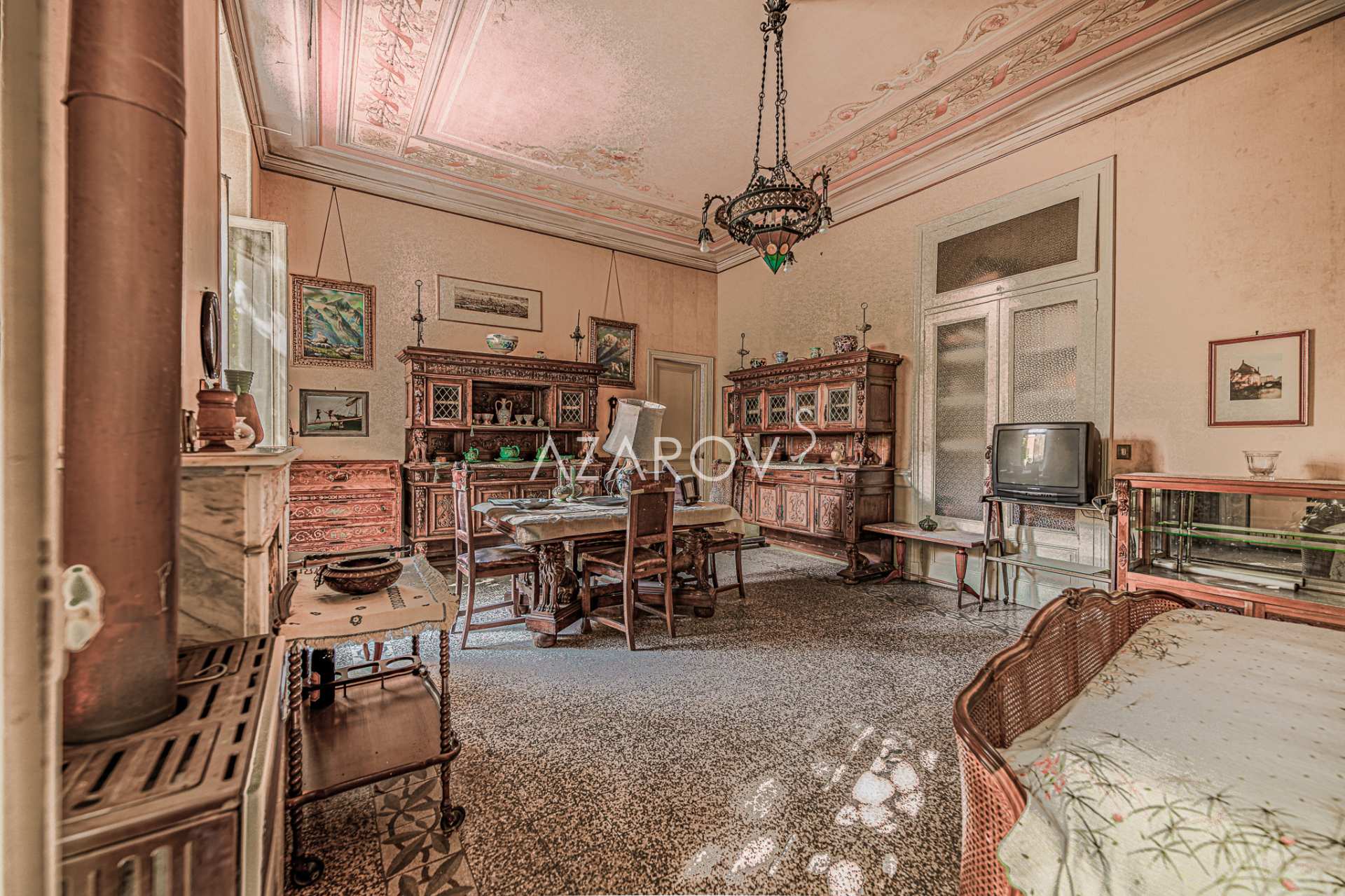 450 kvm villa i Ventimiglia under restaurering