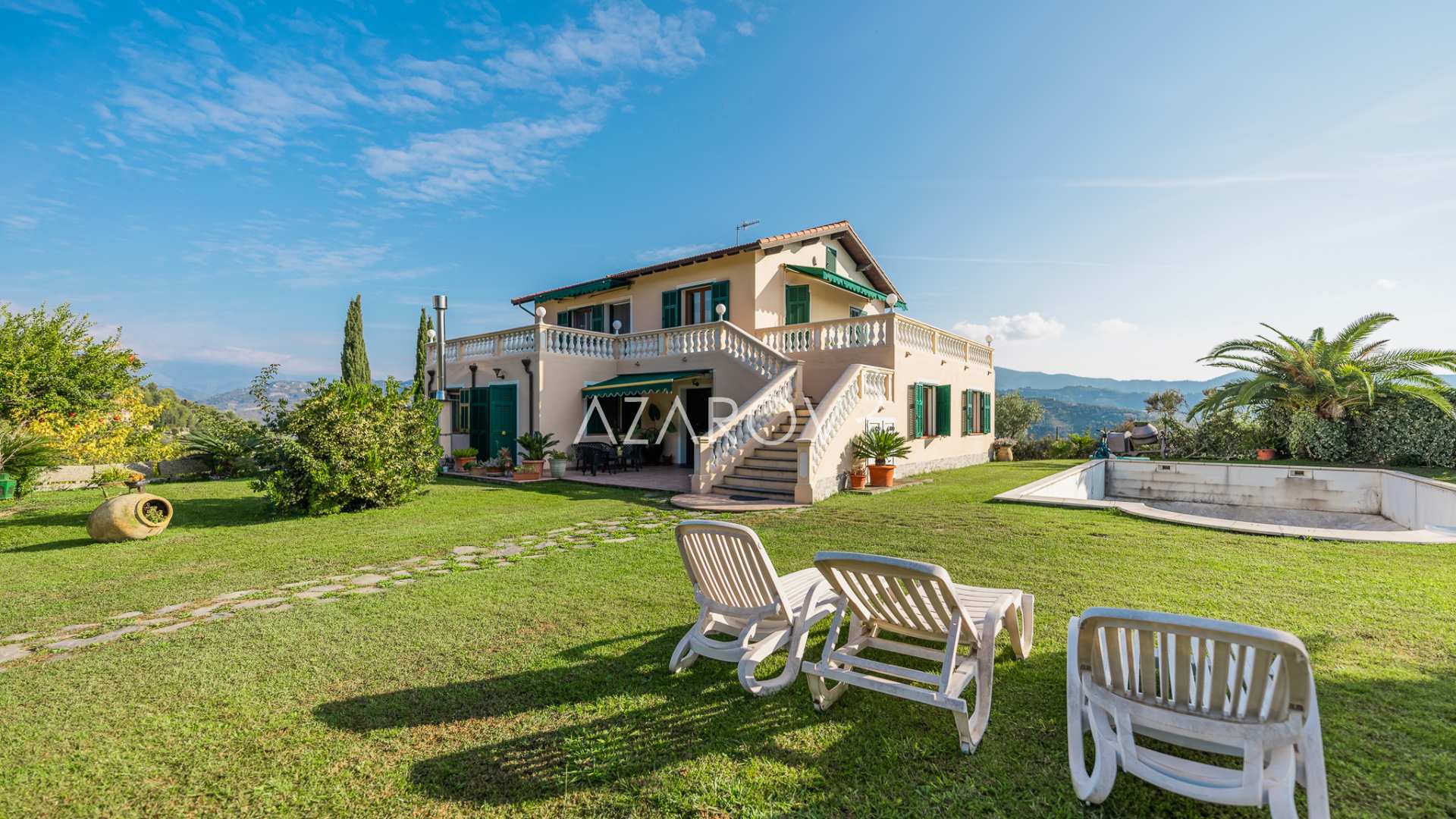 Villa a Camporosso con piscina