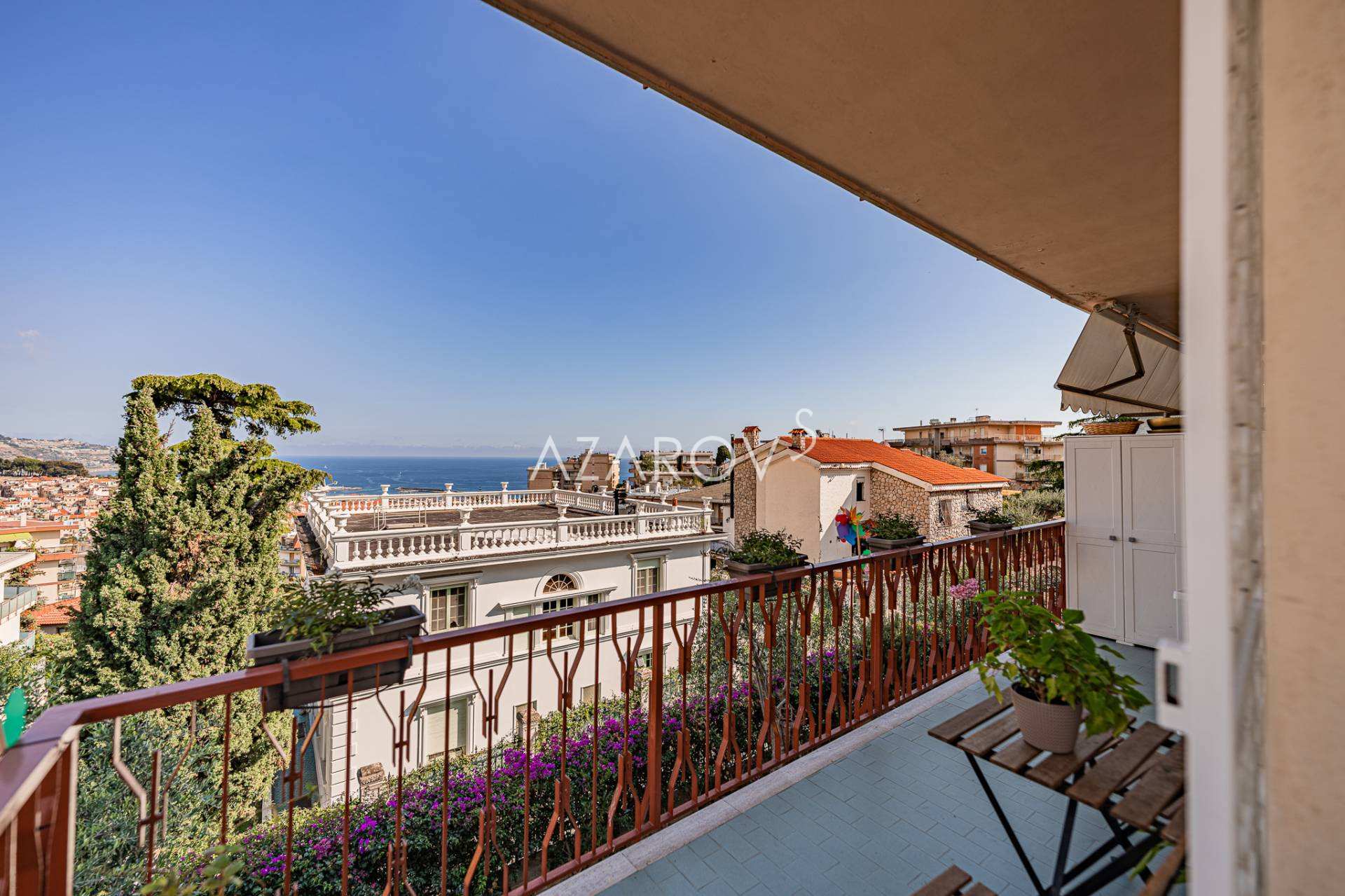 One bedroom apartment in Sanremo with garage