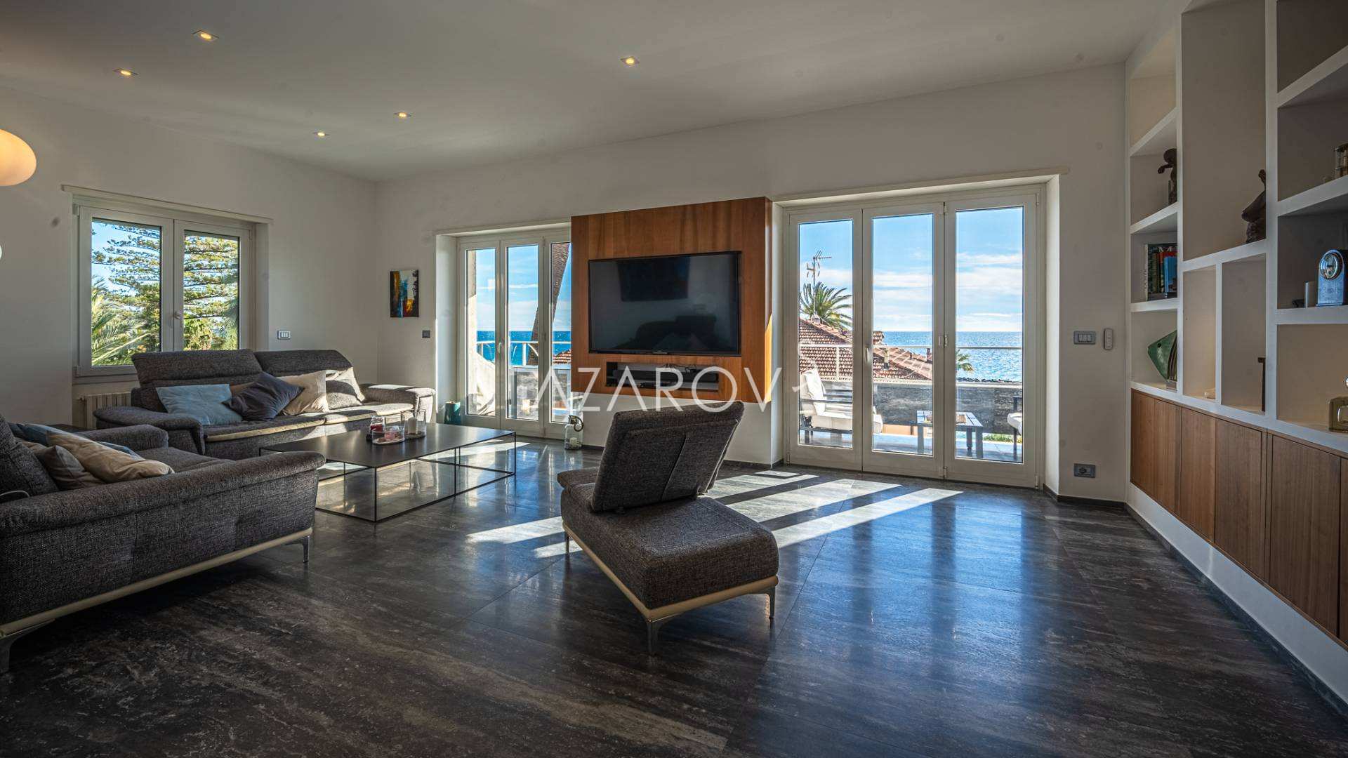 135 sqm apartment by the sea in Sanremo