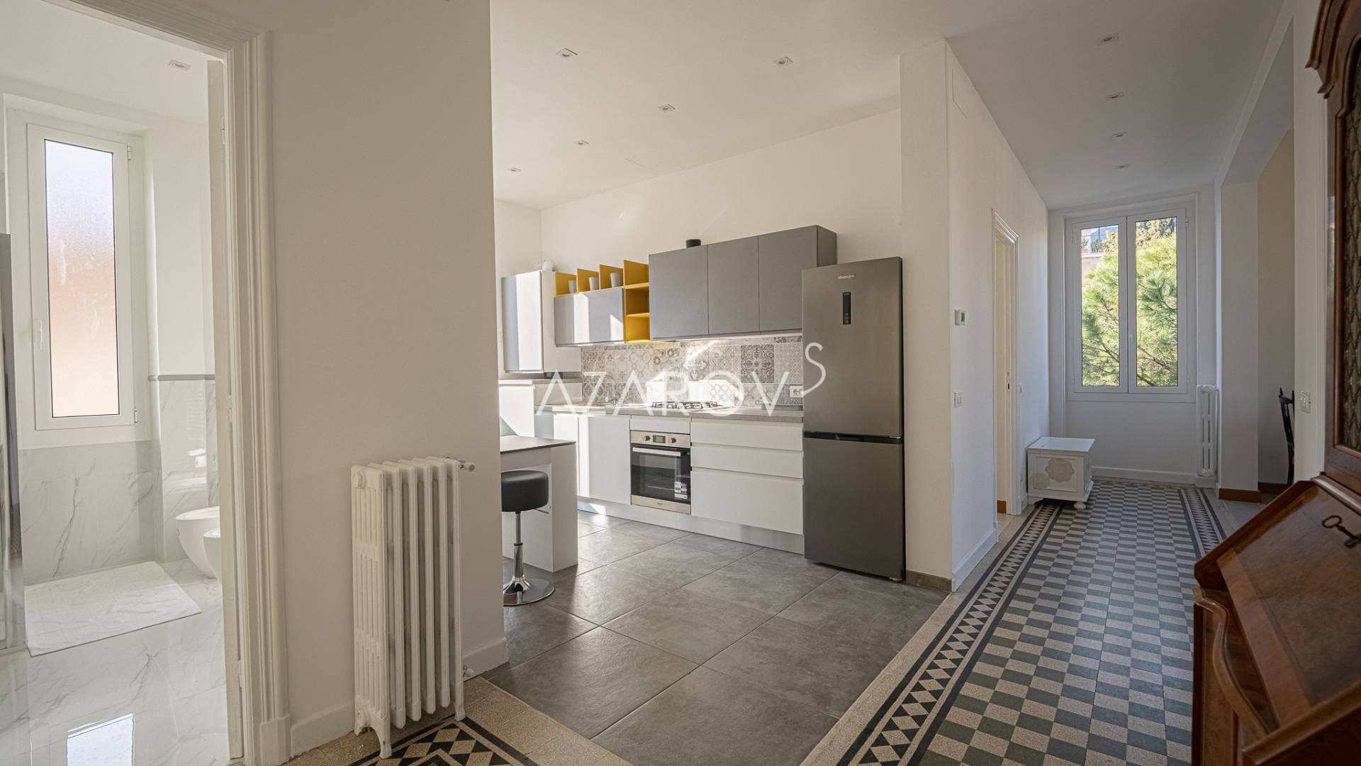 Apartamento de cuatro habitaciones en Sanremo 120 m2