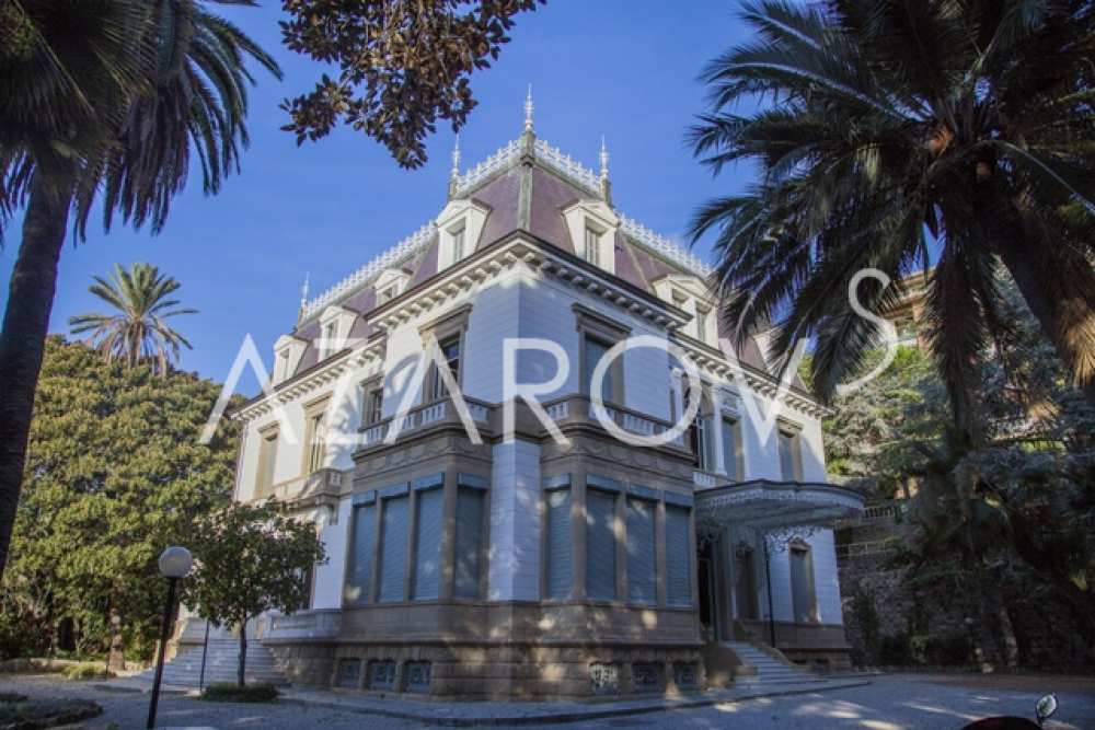 Historische villa aan zee in Sanremo