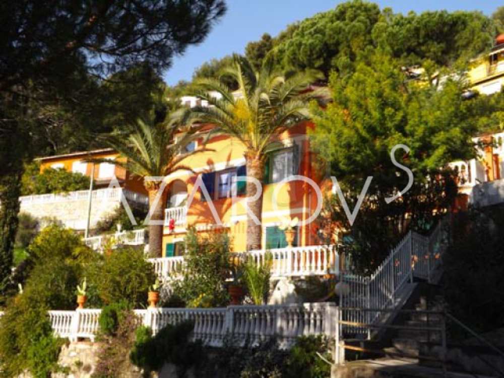 Marina di Andora villa vid havet | Köp en villa i Ligurien
