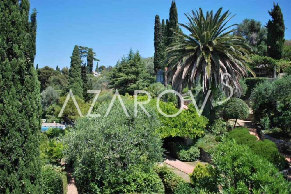 Elite landhuis met park in Bordighera, Ligurië
