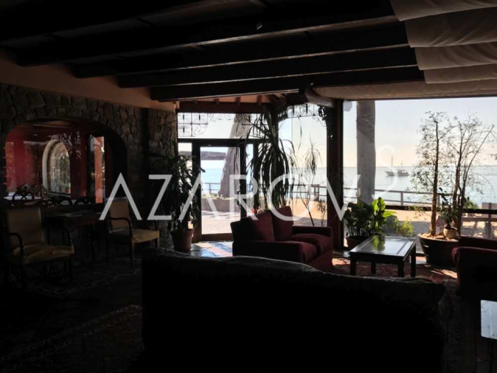 Villa sul mare con spiaggia privata in Italia, Ventim ...