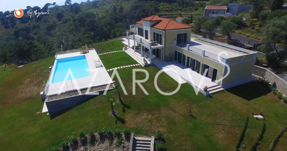 Luksus fast ejendom i Italien, villa i Chipressa