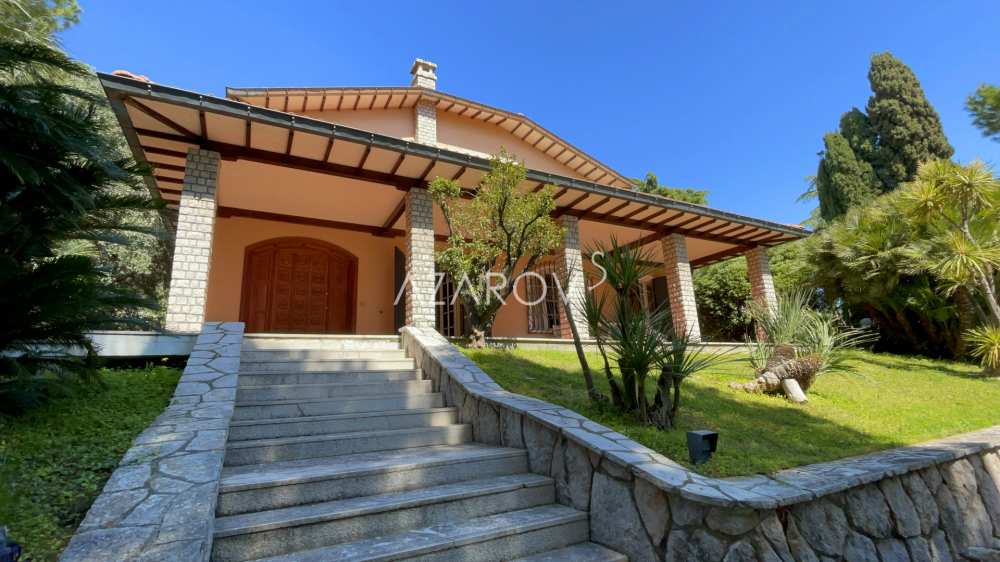Elegant villa i Sanremo 600 m2