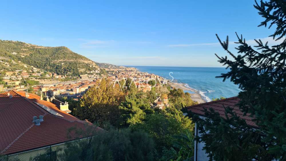 Villa in vendita al mare a Ventimiglia
