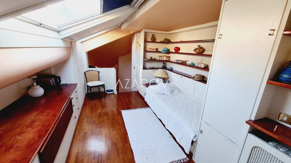 Wohnung in einer Villa in Ospedaletti 120 m2