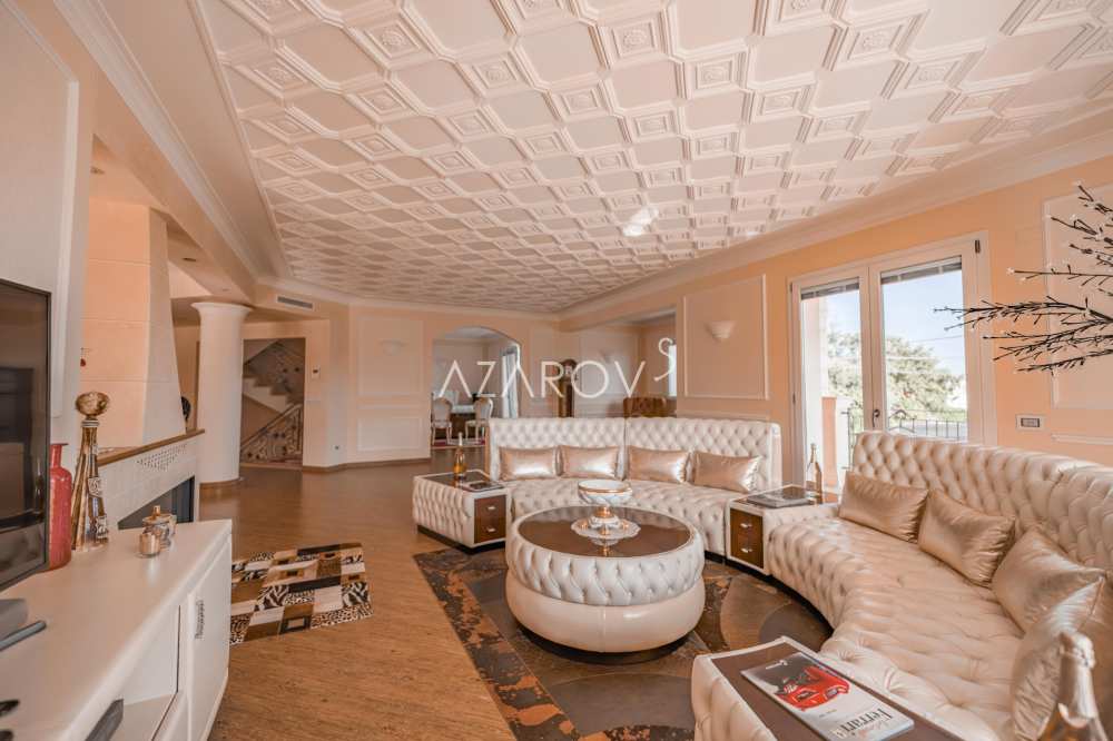 Luxe villa 1000 m2 in Taggia