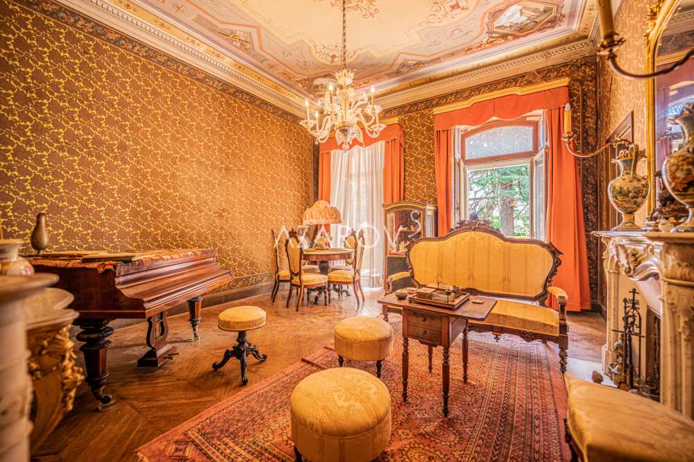 Elegante Villa Rossat