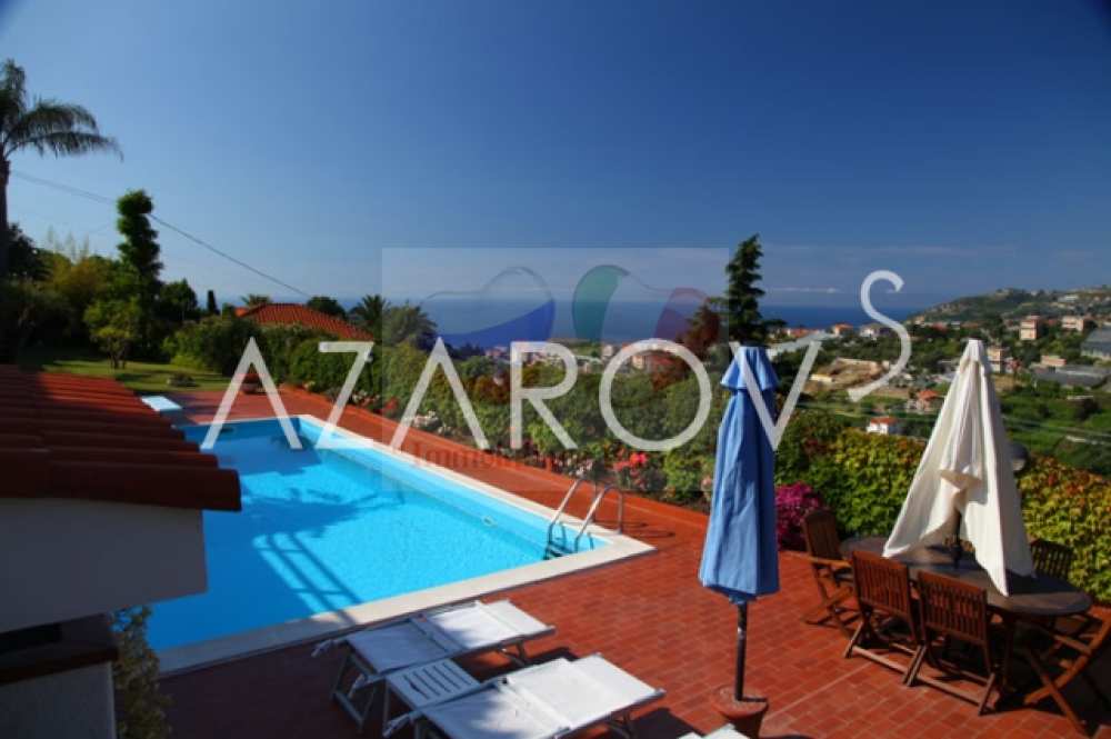 Spacious villa in San Remo with sea and pool views.